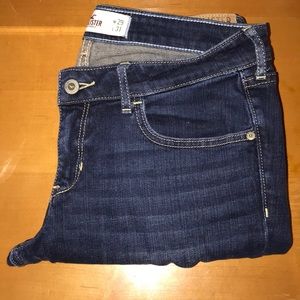 dark wash ripped skinny jeans